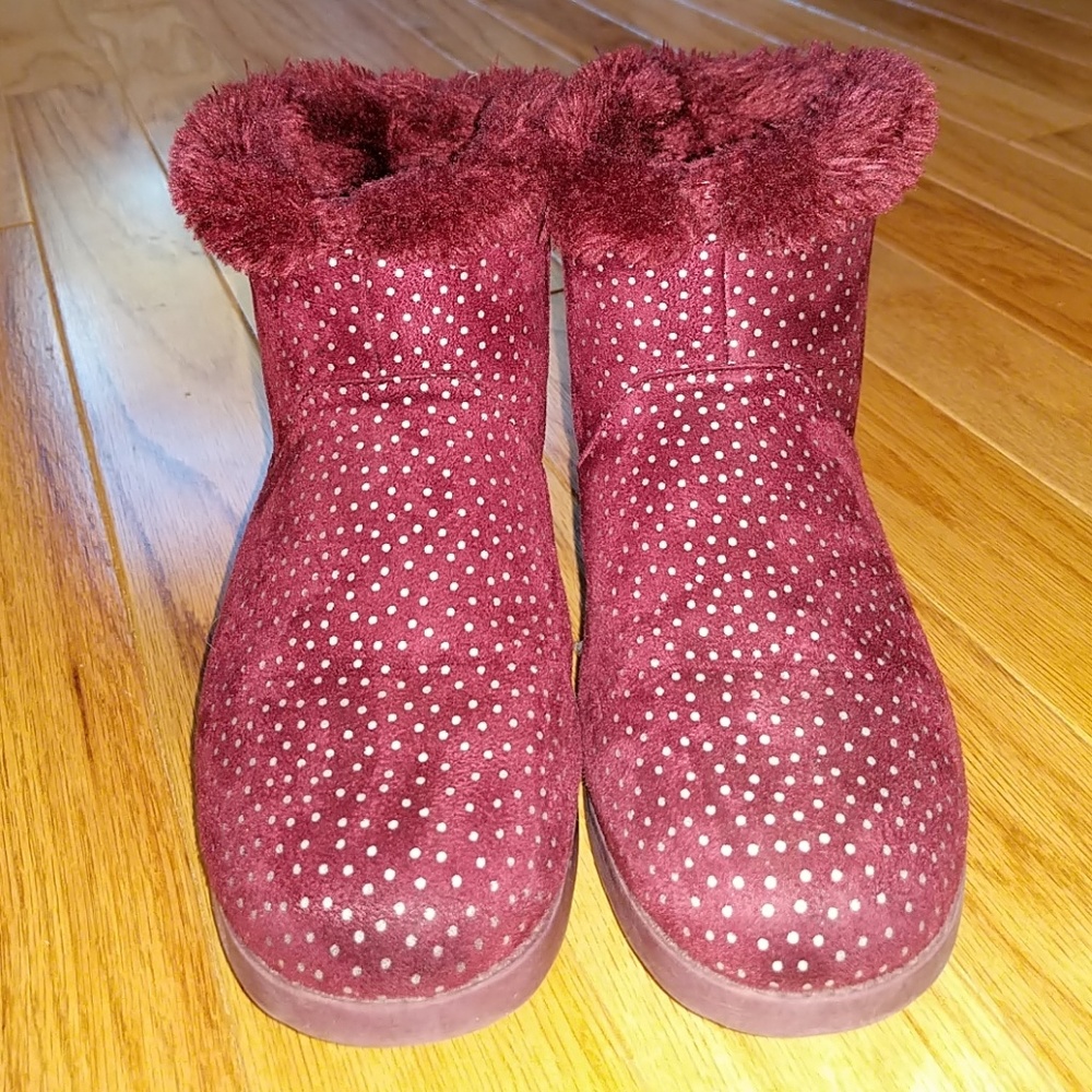 Boots with faux fur lining